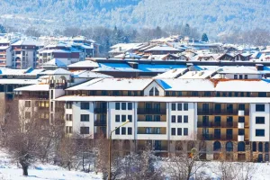 Centrum Zakopanego: Co zyskujesz, a co tracisz, wynajmując tu apartament?