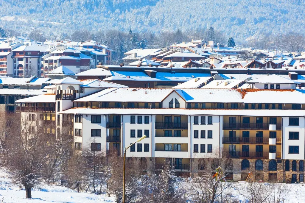 Centrum Zakopanego: Co zyskujesz, a co tracisz, wynajmując tu apartament?
